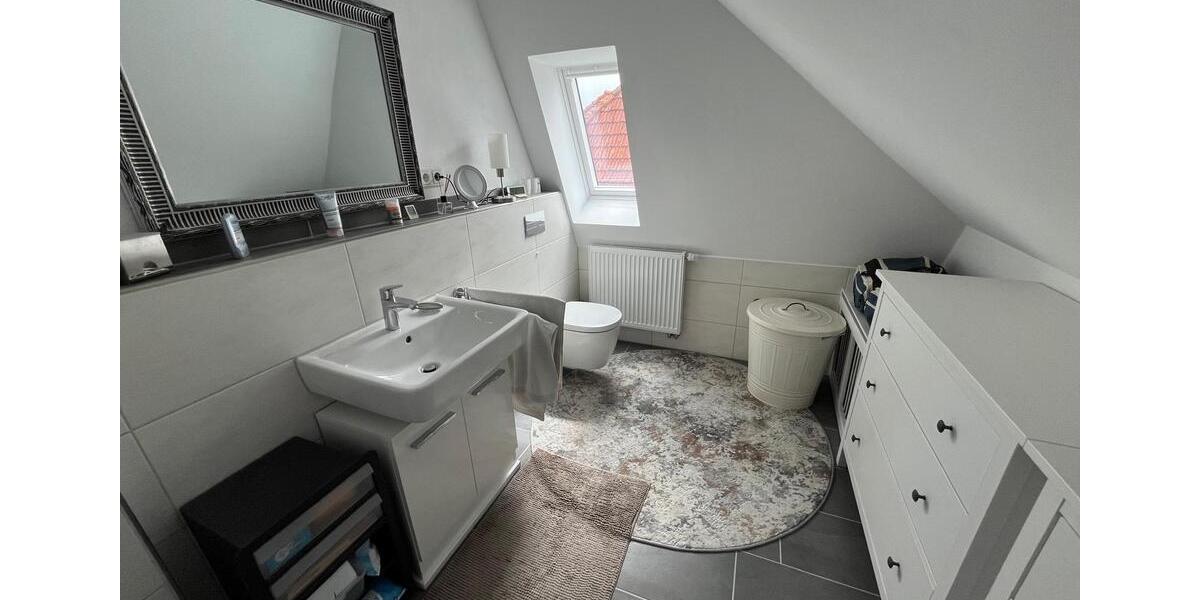 Dachgeschoßwohnung Büren - 2 Zimmer, 71 m&sup2;, 850&euro; | Angebot:26556979