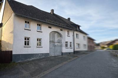 MIT EINLIEGERBEREICH UND ENTWICKLUNGSPOTENZIAL - Haus Marsberg | Angebot:26061980