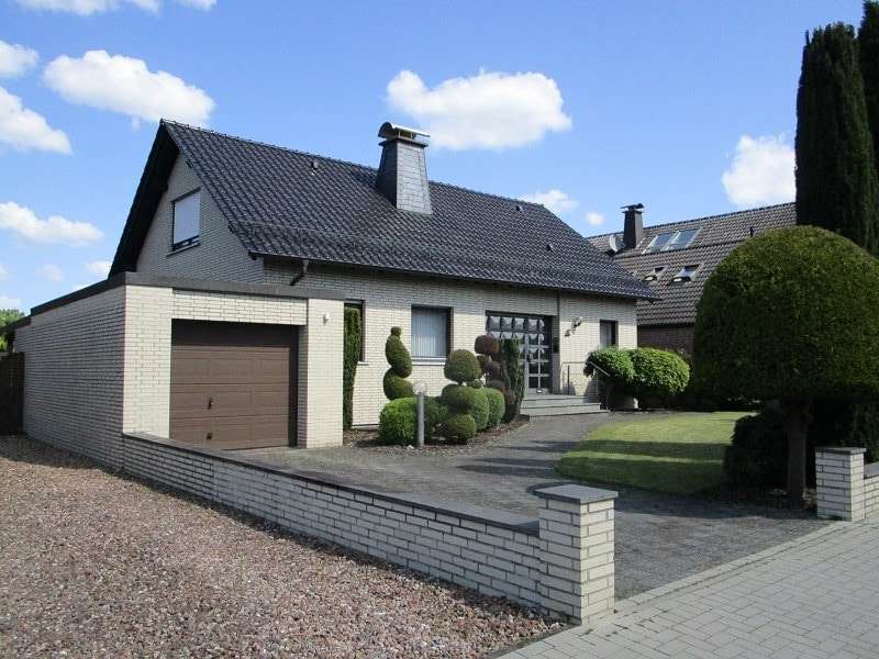 Haus zum Kaufen in Schlangen 399.000 € 118 m²