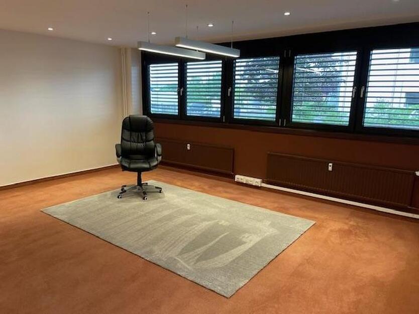 Attraktive Gewerberäume in Detmold zu vermieten – renoviert, mit mind. 8 Parkplätzen