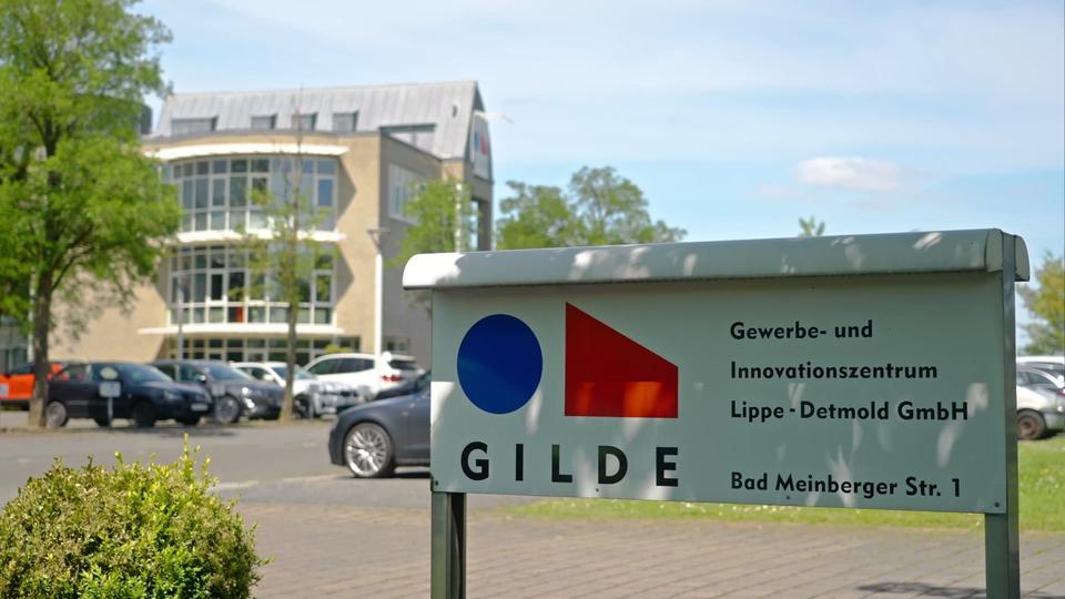 GILDE-Forum Detmold: 122 m² Büro, perfekt aufgeteilt u. mit eigener Zufahrt zimmer