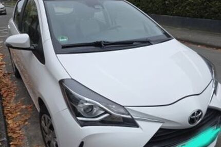 Toyota Yaris 53.000 km 11.750 € Paderborn 33100