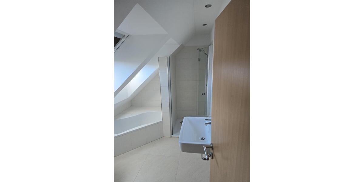 Etagenwohnung Bad Lippspringe - 3 Zimmer, 95 m&sup2;, 330.000&euro; | Angebot:26483358